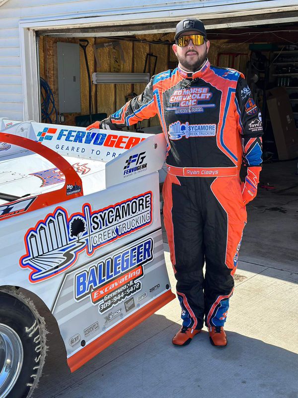 Driver wearing FervoGear SFI 3.3 racing shoes on the pedals